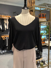 Load image into Gallery viewer, BRAND BAZAR - Pullover Sweater
