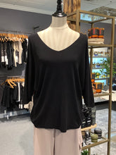 Load image into Gallery viewer, BRAND BAZAR - Pullover Sweater