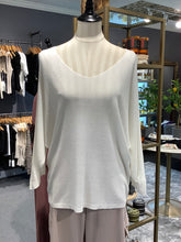 Load image into Gallery viewer, BRAND BAZAR - Pullover Sweater