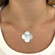 Sahira - Mother of Pearl Clover Necklace