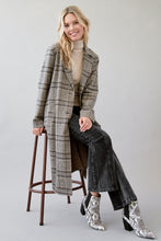 Load image into Gallery viewer, Side Slit Long Checker Coat
